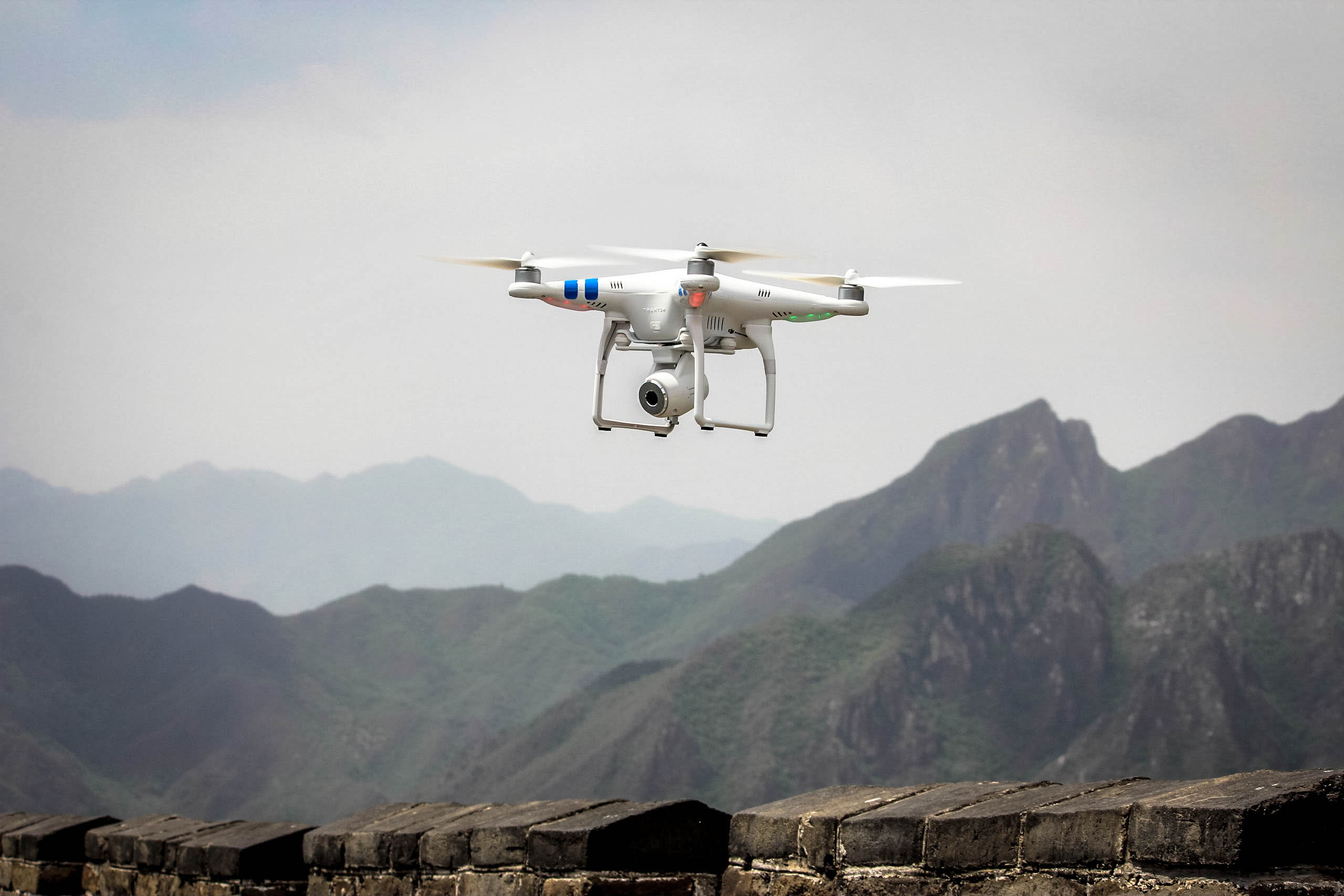 OU-P2 Hovering Over the Great Wall